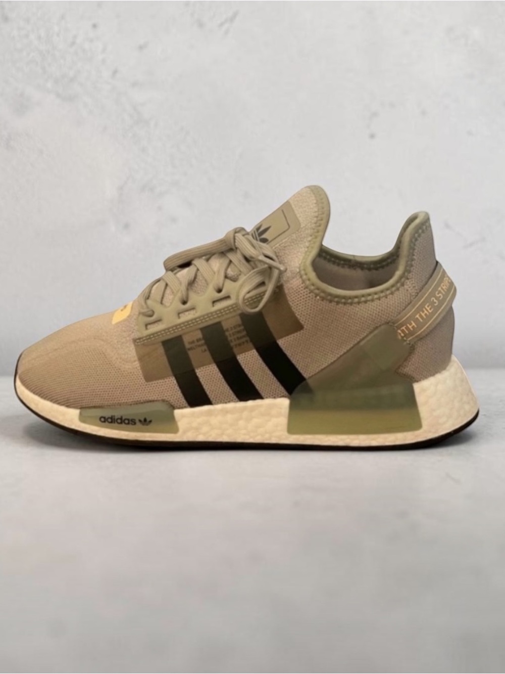 ADIDAS NMD_R1 V2 SHOES SIZE 12